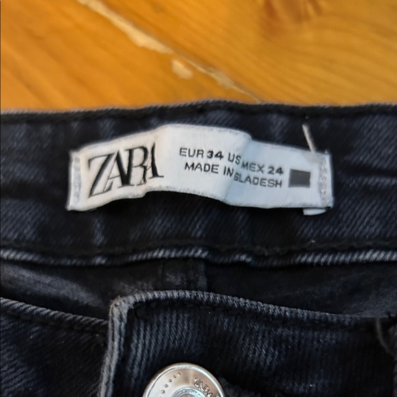 Zara Women's Dark Black Skinny Jeans - Picture 3 of 6